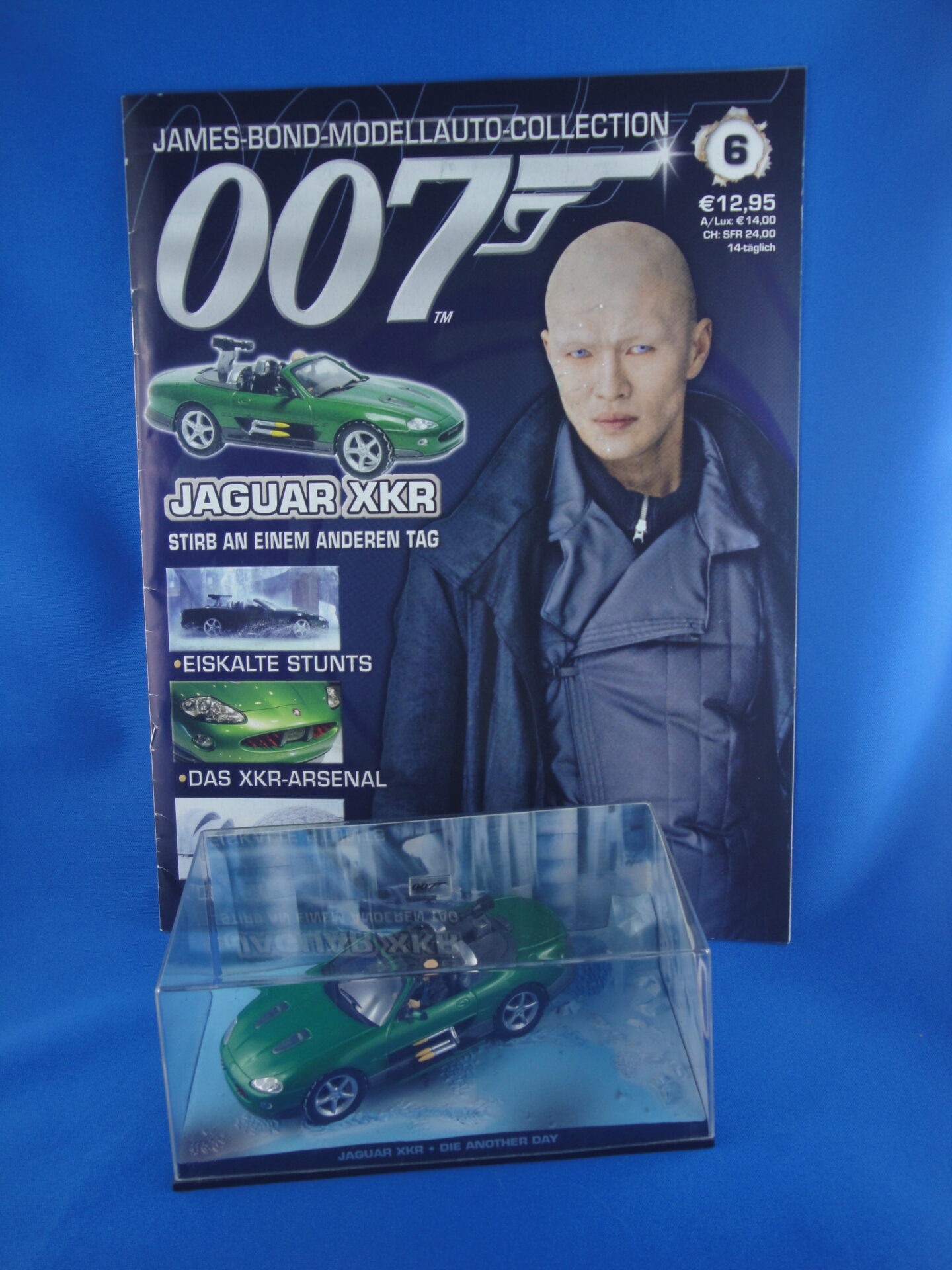 Heft und Modell Jaguar XKR